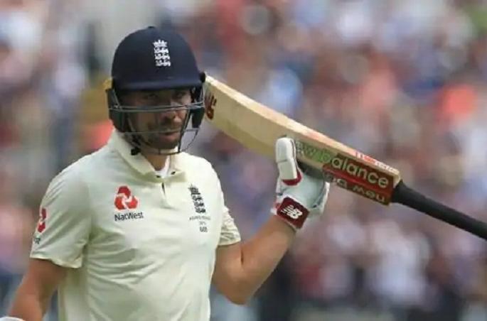 Cautious start to host England; Kurmagati batted in the second innings against the West Indies | यजमान इंग्लंडची सावध सुरुवात; विंडीजविरुद्ध दुसऱ्या डावात कूर्मगती फलंदाजी