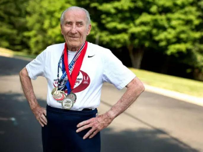 Meet 96 year old man roy englert who created record in running | 42 मिनिटांपर्यंत धावले 96 वर्षांचे आजोबा; मोडित काढले सगळे रेकॉर्ड Meet 96 year old man roy englert who created record in running | 42 मिनिटांपर्यंत धावले 96 वर्षांचे आजोबा; मोडित काढले सगळे रेकॉर्ड