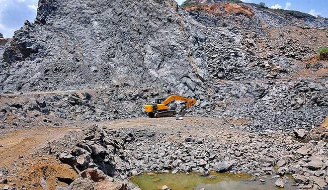 Royalty of stone mineral is now 400 rupees brass! | दगड गौण खनिजाची ‘रॉयल्टी’ आता ४०० रुपये ब्रास!