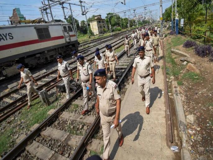 RPF rescued 408 children in 3 months | RPF: ‘ऑपरेशन नन्हे फरिश्ते’, आरपीएफकडून ३ महिन्यांत ४०८ मुलांची सुटका RPF rescued 408 children in 3 months | RPF: ‘ऑपरेशन नन्हे फरिश्ते’, आरपीएफकडून ३ महिन्यांत ४०८ मुलांची सुटका