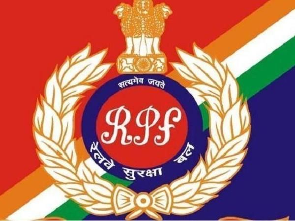 RPF handed over 273 missing children to their parents during the year | आरपीएफने वर्षभरात बेपत्ता २७३ बालकांना केले पालकांच्या स्वाधीन