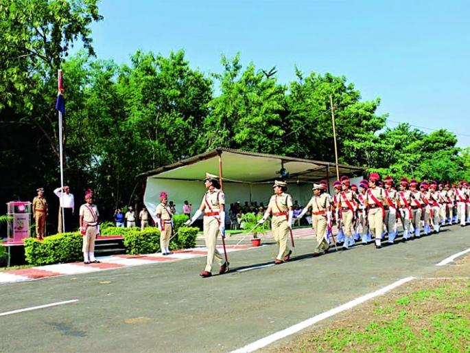 RPF should create terror in criminals : Trilok Kothari | आरपीएफने गुन्हेगारात वचक निर्माण करावा : त्रिलोक कोठारी RPF should create terror in criminals : Trilok Kothari | आरपीएफने गुन्हेगारात वचक निर्माण करावा : त्रिलोक कोठारी