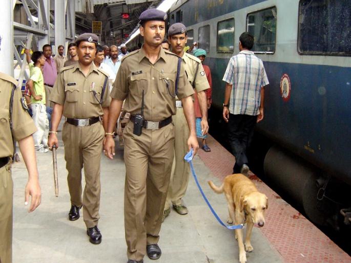 indian Railway RPF saved 86 passenger lives in 2022 and 23 maharashtra railway latest news | Railway | ‘मिशन जीवन रक्षक’ अंतर्गत RPF ने वाचवले ८६ प्रवाशांचे प्राण indian Railway RPF saved 86 passenger lives in 2022 and 23 maharashtra railway latest news | Railway | ‘मिशन जीवन रक्षक’ अंतर्गत RPF ने वाचवले ८६ प्रवाशांचे प्राण