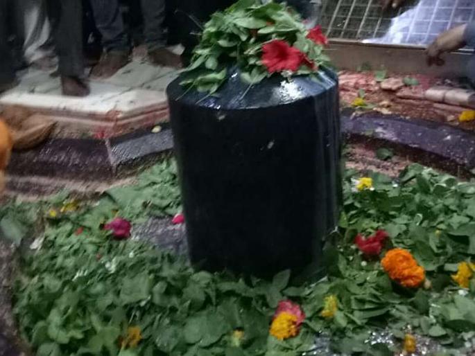 Shravan Monday - Millions of devotees visit Parlin's Vaidyanatha | श्रावण सोमवार - लाखो भाविकांनी घेतलं परळीच्या वैद्यनाथांचे दर्शन