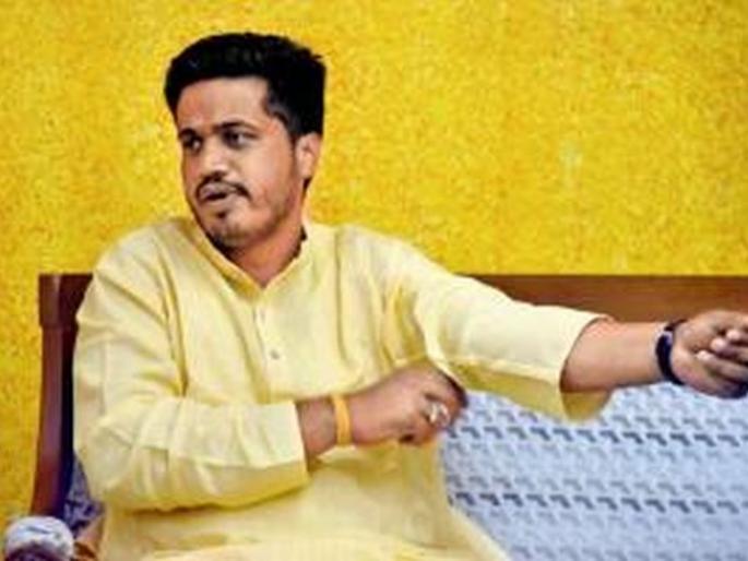 coronavirus: This is not right ... Rohit Pawar gets angry at traders who rob farmers in situation of lockdown | coronavirus : हे योग्य नाही... शेतकऱ्यांची लूट करणाऱ्या व्यापाऱ्यांवर चिडले रोहित पवार coronavirus: This is not right ... Rohit Pawar gets angry at traders who rob farmers in situation of lockdown | coronavirus : हे योग्य नाही... शेतकऱ्यांची लूट करणाऱ्या व्यापाऱ्यांवर चिडले रोहित पवार