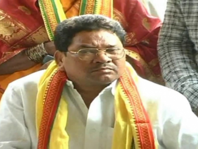 BJP MP Soyam Bapurao from Adilabad has threaten to chop off Muslim youths head. | ...तर मुस्लीम युवकाचा शिरच्छेद करु; भाजपा खासदाराचं वादग्रस्त विधान BJP MP Soyam Bapurao from Adilabad has threaten to chop off Muslim youths head. | ...तर मुस्लीम युवकाचा शिरच्छेद करु; भाजपा खासदाराचं वादग्रस्त विधान