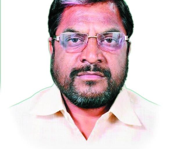 This is a big joke | टेकडीवर जन्मलेल्या नटीने शेतीवर बोलायचे हा मोठा विनोद- राजू शेट्टी This is a big joke | टेकडीवर जन्मलेल्या नटीने शेतीवर बोलायचे हा मोठा विनोद- राजू शेट्टी