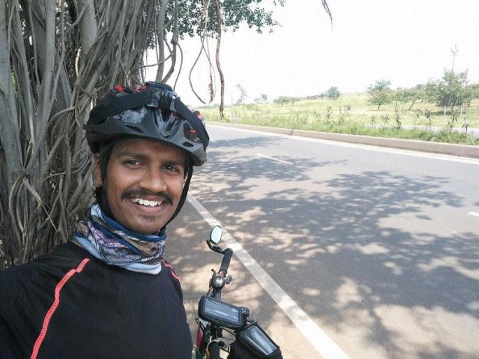 270 km journey bicycle for voting awarness voting | मतदानाच्या जनजागृतीसाठी सायकलवरुन २७० किलोमीटर प्रवास 270 km journey bicycle for voting awarness voting | मतदानाच्या जनजागृतीसाठी सायकलवरुन २७० किलोमीटर प्रवास