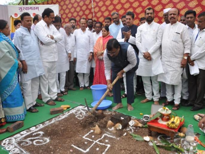 will give R. R. patil stachu funds - Sudhir Mungantiwar | आर. आर. आबांच्या स्मारकासाठी निधी कमी पडू देणार नाही- सुधीर मुनगंटीवार will give R. R. patil stachu funds - Sudhir Mungantiwar | आर. आर. आबांच्या स्मारकासाठी निधी कमी पडू देणार नाही- सुधीर मुनगंटीवार