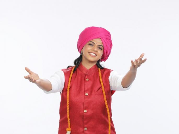 Rutuja Bagwe became Bharudkar to raise her voice against the undesirable traditions of the society | समाजातील अनिष्ट रूढी परंपरेविरुद्ध आवाज उठवण्यासाठी ऋतुजा बागवे बनली भारुडकार Rutuja Bagwe became Bharudkar to raise her voice against the undesirable traditions of the society | समाजातील अनिष्ट रूढी परंपरेविरुद्ध आवाज उठवण्यासाठी ऋतुजा बागवे बनली भारुडकार