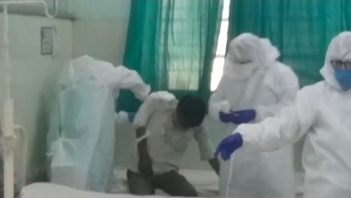 Container overturned on Nagpur-Amravati route; 33 workers injured | नागपूर-अमरावती मार्गावर कंटेनर उलटला; ३३ मजूर जखमी Container overturned on Nagpur-Amravati route; 33 workers injured | नागपूर-अमरावती मार्गावर कंटेनर उलटला; ३३ मजूर जखमी