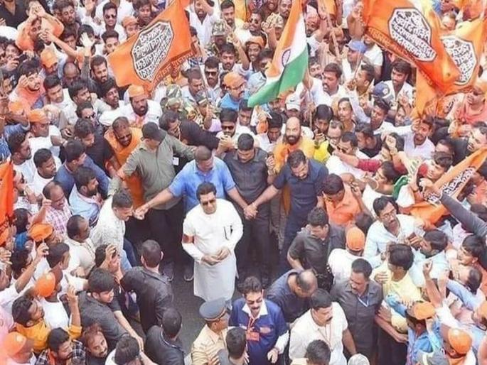 MNS leader Rupali Patil-Thombre has criticized the state government. | "ज्यांच्याकडे महाराष्ट्र सैनिकांची एवढी सुरक्षा आहे;त्यांची झेड सुरक्षा काढून काय तीर मारणार" MNS leader Rupali Patil-Thombre has criticized the state government. | "ज्यांच्याकडे महाराष्ट्र सैनिकांची एवढी सुरक्षा आहे;त्यांची झेड सुरक्षा काढून काय तीर मारणार"