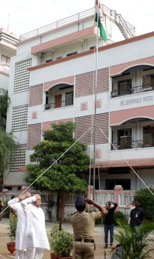 The class of volunteers is giving the disciplines lesson from 1927 | स्वयंसेवकांना पैलू पाडणारा संघाचा वर्ग १९२७ पासून देत आहे शिस्तीचे धडे