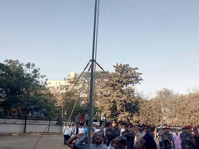 MLA flag hoisting at RSS headquarters | संघ मुख्यालयात आमदाराने केले ध्वजारोहण MLA flag hoisting at RSS headquarters | संघ मुख्यालयात आमदाराने केले ध्वजारोहण