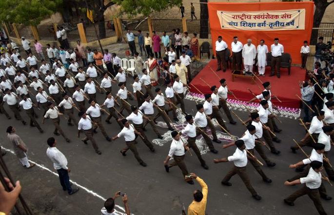 RSS Pathsanchalan in third year | तृतीय वर्ष वर्गातील संघ स्वयंसेवकांचे पथसंचलन