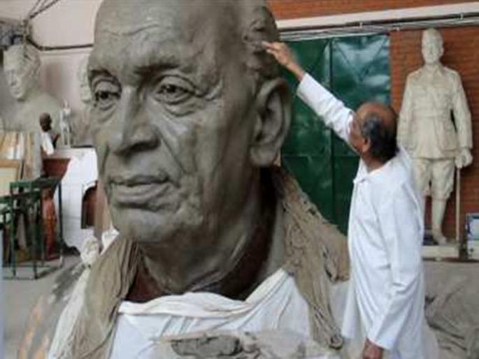 Theft of Rs 24 lakh from Ram Sutar's house | राम सुतार यांच्या घरी २४ लाखांची चोरी Theft of Rs 24 lakh from Ram Sutar's house | राम सुतार यांच्या घरी २४ लाखांची चोरी