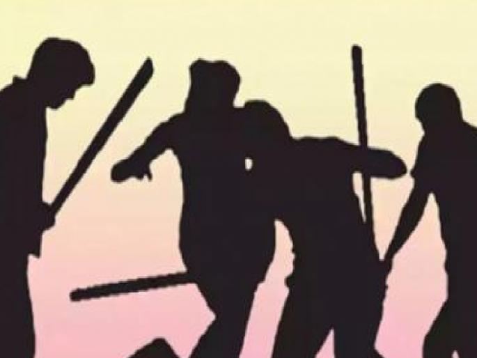 Clashes between two groups in Rajarampuri Kolhapur | कोल्हापुरातील राजारामपुरीत भरदिवसा दोन टोळ्यांत राडा; एडके नाचवत पाठलाग, नागरिकांमध्ये दहशत Clashes between two groups in Rajarampuri Kolhapur | कोल्हापुरातील राजारामपुरीत भरदिवसा दोन टोळ्यांत राडा; एडके नाचवत पाठलाग, नागरिकांमध्ये दहशत