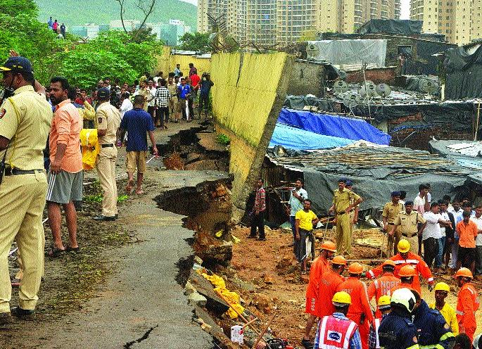 Even after 10 days of the accident the residents are helpless | दुर्घटनेच्या दहा दिवसांनंतरही रहिवासी उघड्यावरच