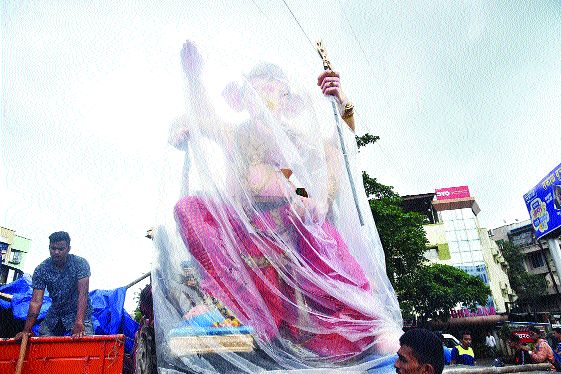 markets ready for Ganeshotsav | गणेशोत्सवासाठी सजल्या बाजारपेठा markets ready for Ganeshotsav | गणेशोत्सवासाठी सजल्या बाजारपेठा