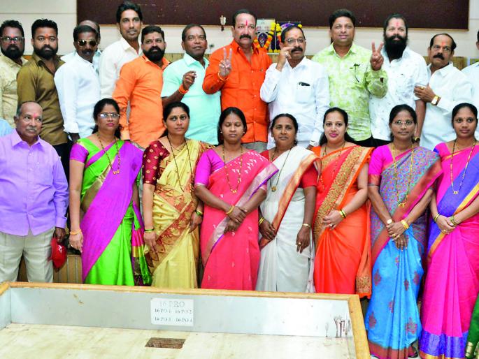 Roshan Phalke, Sub-committee chairman unopposed in the post of Ratnagiri Vice-President | रत्नागिरी उपनगराध्यक्ष पदावर रोशन फाळके, विषय समिती सभापती बिनविरोध Roshan Phalke, Sub-committee chairman unopposed in the post of Ratnagiri Vice-President | रत्नागिरी उपनगराध्यक्ष पदावर रोशन फाळके, विषय समिती सभापती बिनविरोध