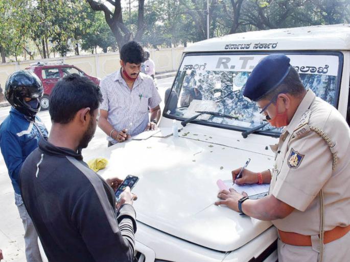 RTO has changed the rules, the new rules will be applicable from June 1 then a fine of 25 thousand will have to be paid | सावधान! RTO ने नियम बदलले, १ जूनपासून लागू होणार नवे रुल्स;...तर भरावा लागेल २५ हजारांचा दंड RTO has changed the rules, the new rules will be applicable from June 1 then a fine of 25 thousand will have to be paid | सावधान! RTO ने नियम बदलले, १ जूनपासून लागू होणार नवे रुल्स;...तर भरावा लागेल २५ हजारांचा दंड