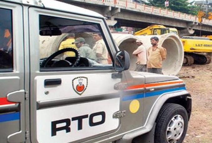 Waiting a month for a one-day promotion | एक दिवसाच्या बढतीसाठी तब्बल महिनाभराची प्रतीक्षा Waiting a month for a one-day promotion | एक दिवसाच्या बढतीसाठी तब्बल महिनाभराची प्रतीक्षा