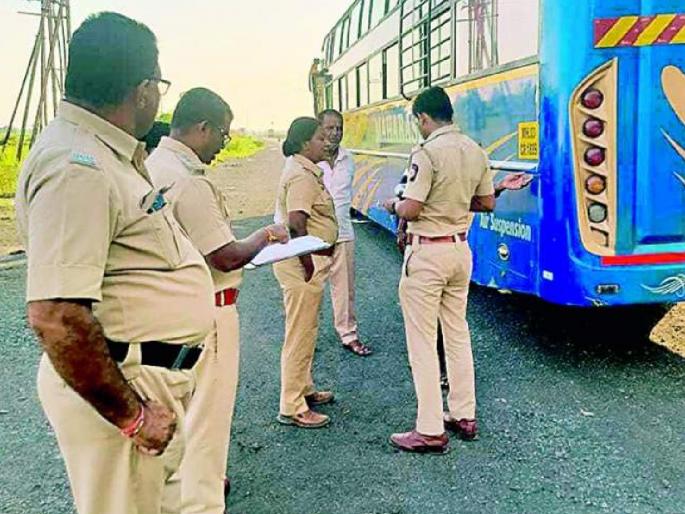 RTO crackdown on private buses, 216 buses inspected: Rs 1.72 lakh fine | आरटीओकडून खासगी बसेसवर कारवाई, २१६ बसेसची तपासणी: १.७२ लाखांचा दंड वसुल RTO crackdown on private buses, 216 buses inspected: Rs 1.72 lakh fine | आरटीओकडून खासगी बसेसवर कारवाई, २१६ बसेसची तपासणी: १.७२ लाखांचा दंड वसुल