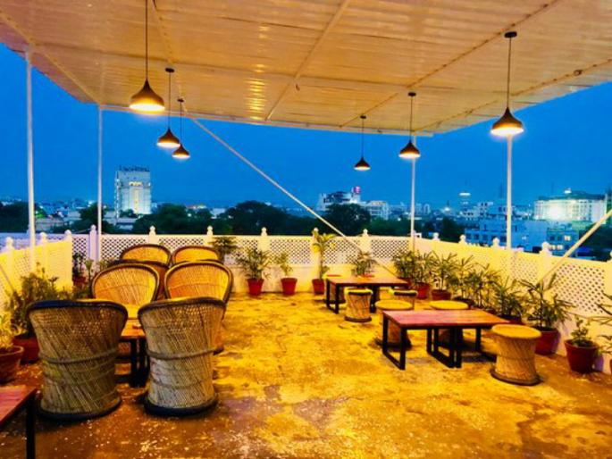 Rooftop hotels start without following the terms and conditions Action will be taken for non-implementation of rules | अटी, शर्ती न पाळताच रूफटॉप हॉटेल्स बिनबोभाट सुरू; नियमांची अंमलबजावणी न केल्याने कारवाई होणार Rooftop hotels start without following the terms and conditions Action will be taken for non-implementation of rules | अटी, शर्ती न पाळताच रूफटॉप हॉटेल्स बिनबोभाट सुरू; नियमांची अंमलबजावणी न केल्याने कारवाई होणार