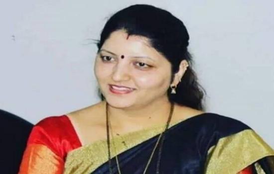 Concrete measures should be taken to prevent child marriage Rupali Chakankar's letter to the Chief Minister Uddhav Thackeray | बालविवाह रोखण्यासाठी ठोस उपाययोजना कराव्यात; रुपाली चाकणकरांचे मुख्यमंत्री यांना पत्र