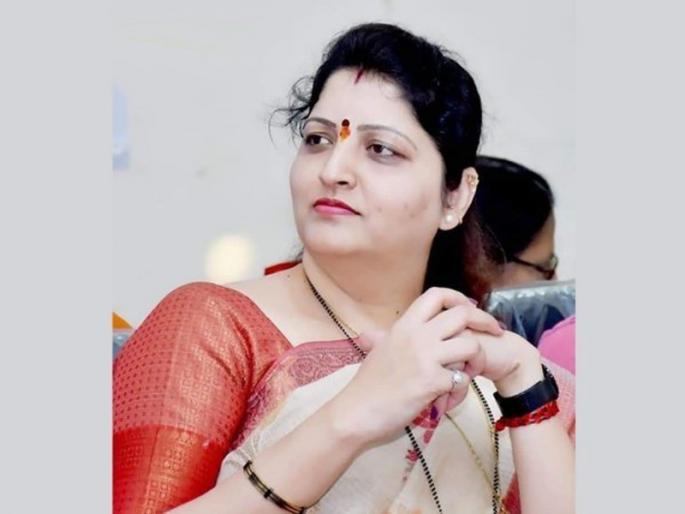 The state women commission has taken serious note of the beating of a woman | भाजप कार्यकर्त्याकडून महिलेला मारहाण; राज्य महिला आयोगाने घेतली गंभीर दखल