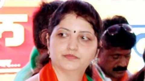 Nine accused of violating the code of conduct, including Rupali Chakankar of Rashtrapati | राष्ट्रवादीच्या रूपाली चाकणकर यांच्यासह नऊ जणांवर आचारसंहिता भंग केल्याचे गुन्हे