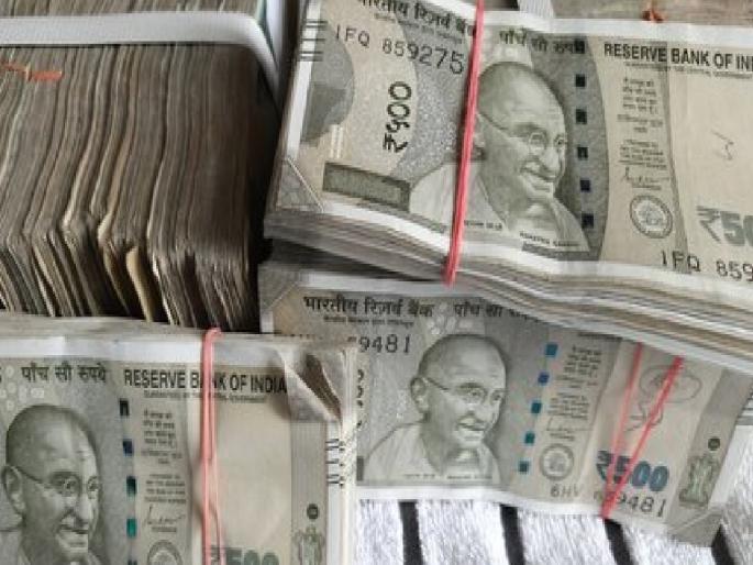 wife delays husband eight lakhs in Kolhapur | Kolhapur: विभक्त पत्नीने लांबवली पतीचे साडेआठ लाख; कौटुंबिक वादातून प्रकार wife delays husband eight lakhs in Kolhapur | Kolhapur: विभक्त पत्नीने लांबवली पतीचे साडेआठ लाख; कौटुंबिक वादातून प्रकार