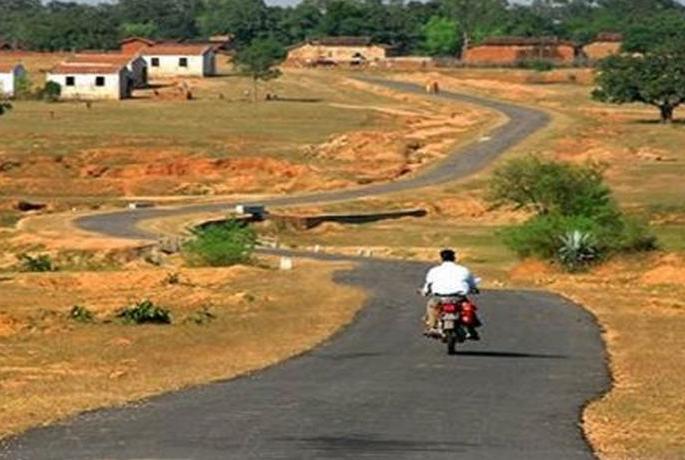 Rural Road Maintenance, Improvement Policy not implimented | ग्रामीण रस्ते देखभाल, दुरुस्ती धोरणाला हरताळ Rural Road Maintenance, Improvement Policy not implimented | ग्रामीण रस्ते देखभाल, दुरुस्ती धोरणाला हरताळ