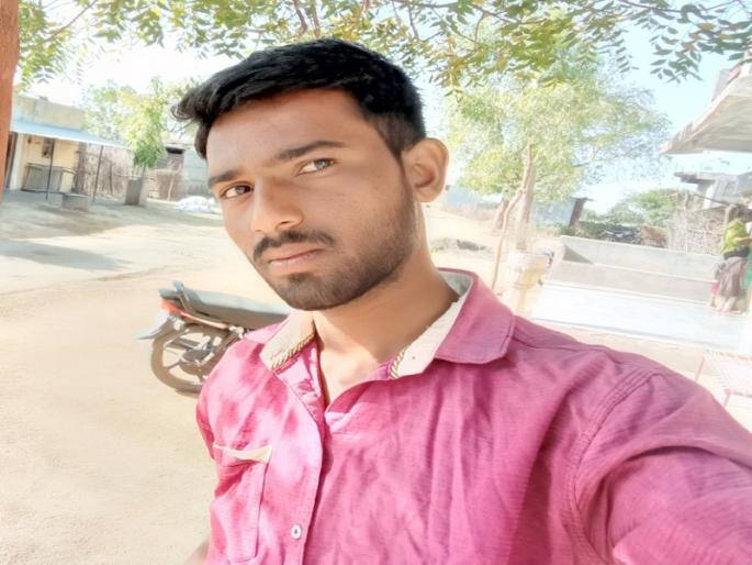 Youth's death by drumming under sand while making illegal sand pile in Jalana | वाळूचा अवैध उपसा करताना ढिगाऱ्याखाली दबल्याने युवकाचा मृत्यू Youth's death by drumming under sand while making illegal sand pile in Jalana | वाळूचा अवैध उपसा करताना ढिगाऱ्याखाली दबल्याने युवकाचा मृत्यू