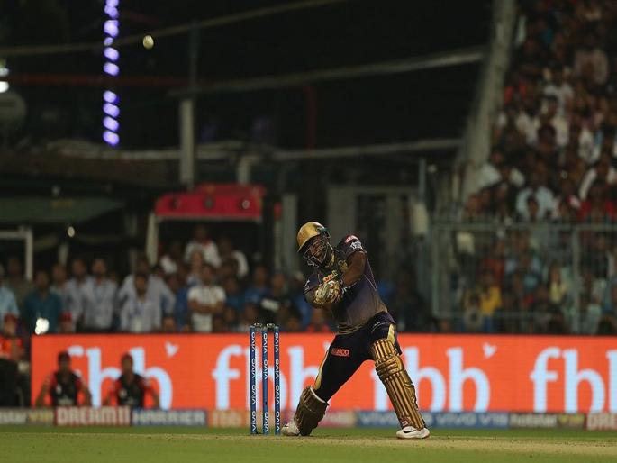 IPL 2019 : Andre Russell create many records after brilliant 65 run's knock against RCB | IPL 2019 : 'रावडी' रसेलचा हाहाकार, जागेवर उभं राहून खेचले 39 षटकार!