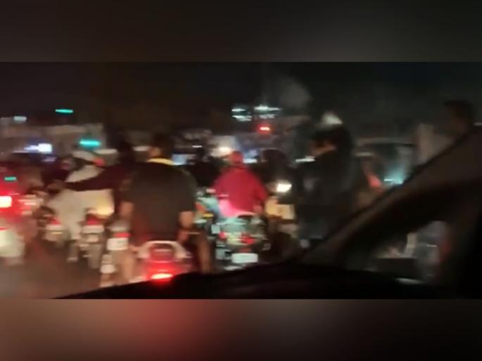 Russel Arnold gets stuck in Pune traffic, shares ordeal on social media | पुण्याच्या ट्राफिकमध्ये अडकला श्रीलंकन क्रिकेटपटू; सोशल मीडियावर अनुभव व्यक्त