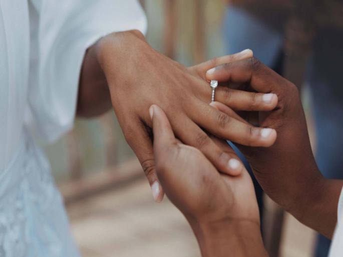 Every person in a community in Russia the right to marry more than one person | जगभर: पत्नीचं वय झालं, दुसरं लग्न करू द्या ! Every person in a community in Russia the right to marry more than one person | जगभर: पत्नीचं वय झालं, दुसरं लग्न करू द्या !