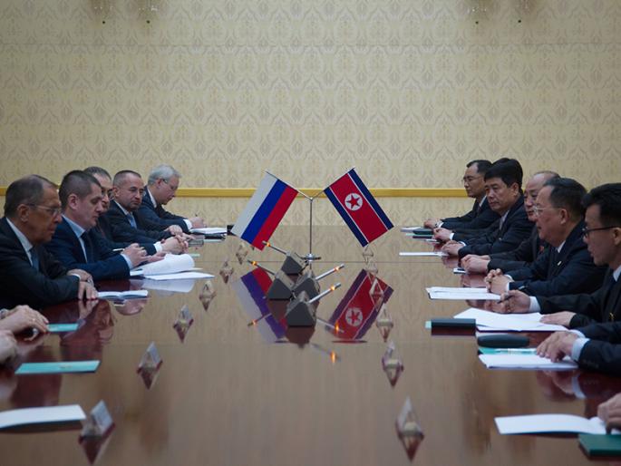 Russian Foreign Minister Sergei Lavrov in North Korea's Pyongyang | ट्रम्प-किम भेटीच्या पार्श्वभूमीवर रशियाचे परराष्ट्रमंत्री उत्तर कोरियात दाखल