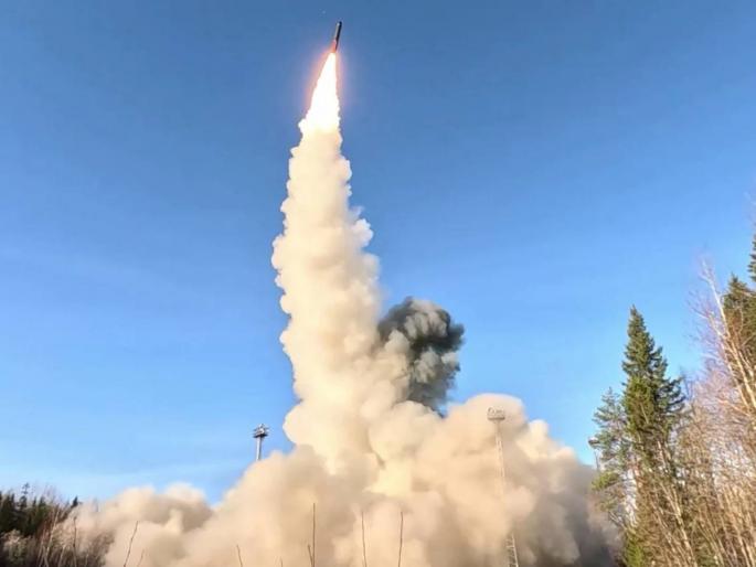 Russia tests dangerous cruise missile during Ukraine war, ‘Storm Shadow Cruise’ impossible to stop | युक्रेन युद्धादरम्यान रशियाने केली धोकादायक क्रूझ क्षेपणास्त्राची चाचणी, ‘स्टॉर्म शॅडो क्रूज’ ला रोखणे अशक्य Russia tests dangerous cruise missile during Ukraine war, ‘Storm Shadow Cruise’ impossible to stop | युक्रेन युद्धादरम्यान रशियाने केली धोकादायक क्रूझ क्षेपणास्त्राची चाचणी, ‘स्टॉर्म शॅडो क्रूज’ ला रोखणे अशक्य