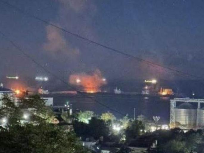 Ukraine launches massive attack on Russia, drones cause major destruction at Tuapse port, oil terminal burns | युक्रेनकडून रशियावर भीषण ड्रोनहल्ला, तुआप्से बंदरात घडवला मोठा विध्वंस, ऑईल टर्मिलन जळाले Ukraine launches massive attack on Russia, drones cause major destruction at Tuapse port, oil terminal burns | युक्रेनकडून रशियावर भीषण ड्रोनहल्ला, तुआप्से बंदरात घडवला मोठा विध्वंस, ऑईल टर्मिलन जळाले
