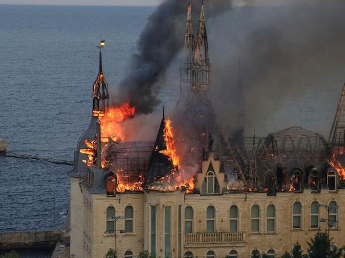 Russia Ukrain War: In retaliation for the drone attack, Putin launched a ballistic missile..., setting fire to Ukraine, 4 foreign nationals dead | ड्रोन हल्ल्याचा बदला बॅलेस्टिक क्षेपणास्त्राने..., पुतिन यांनी युक्रेनमध्ये लावली आग, ४ परदेशी नागरिकांचा मृत्यू Russia Ukrain War: In retaliation for the drone attack, Putin launched a ballistic missile..., setting fire to Ukraine, 4 foreign nationals dead | ड्रोन हल्ल्याचा बदला बॅलेस्टिक क्षेपणास्त्राने..., पुतिन यांनी युक्रेनमध्ये लावली आग, ४ परदेशी नागरिकांचा मृत्यू