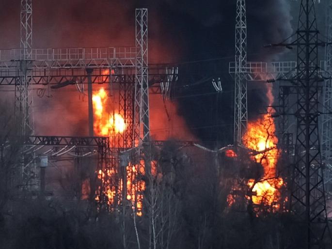 Russia-Ukraine War: Russia's biggest attack on Ukraine's energy sector; The entire country plunged into darkness | रशियाचा युक्रेनच्या उर्जा क्षेत्रावर सर्वात मोठा हल्ला; अख्खा देश अंधारात बुडाला... Russia-Ukraine War: Russia's biggest attack on Ukraine's energy sector; The entire country plunged into darkness | रशियाचा युक्रेनच्या उर्जा क्षेत्रावर सर्वात मोठा हल्ला; अख्खा देश अंधारात बुडाला...