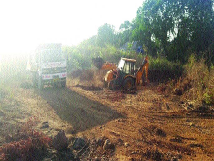 Contractor in trouble with soil excavation, sale | माती उत्खनन, विक्री प्रकरणी ठेकेदार अडचणीत