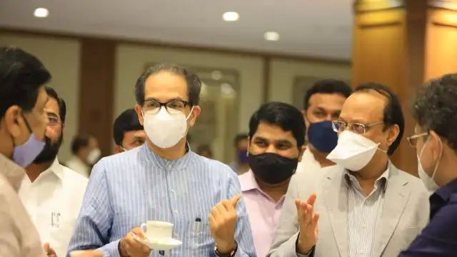 Independent MLAs with Mahavikas Aghadi 'Wait and Watch! | महाविकास आघाडीसोबतच्या अपक्ष आमदारांचा ‘वेट अँड वॉच! Independent MLAs with Mahavikas Aghadi 'Wait and Watch! | महाविकास आघाडीसोबतच्या अपक्ष आमदारांचा ‘वेट अँड वॉच!