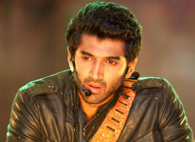 mohit suris next film featuring aditya roy kapur and disha patani | आदित्य रॉय कपूरला मोहित सूरीचा आधार...! पुन्हा एकदा होणार धमाका!! mohit suris next film featuring aditya roy kapur and disha patani | आदित्य रॉय कपूरला मोहित सूरीचा आधार...! पुन्हा एकदा होणार धमाका!!