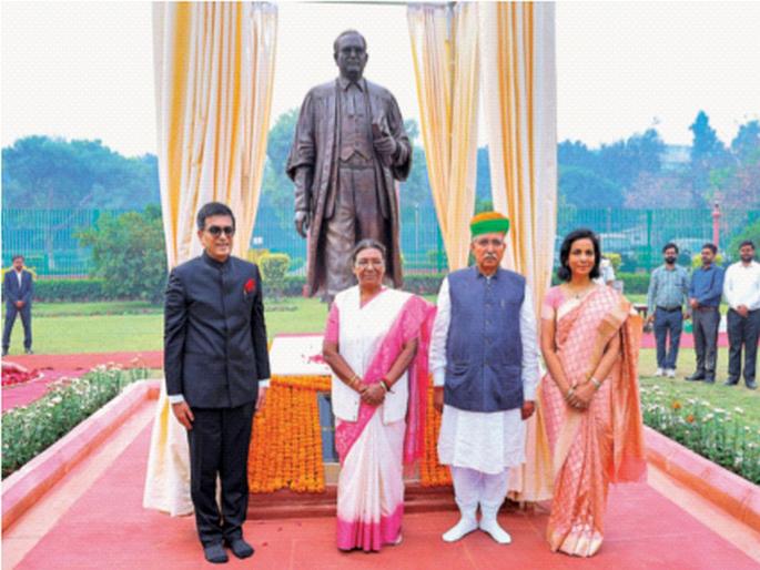 People should come to the court without fear, the Chief Justice appealed | लोकांनी न्यायालयाकडे न घाबरता यावे, सरन्यायाधीशांनी केलं आवाहन