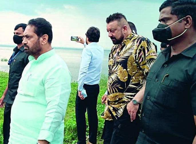 Sanjay Dutt visits Gorewada Zoo in Nagpur | विदर्भात फिल्मसिटीसाठी संजूबाबा सरसावला! Sanjay Dutt visits Gorewada Zoo in Nagpur | विदर्भात फिल्मसिटीसाठी संजूबाबा सरसावला!
