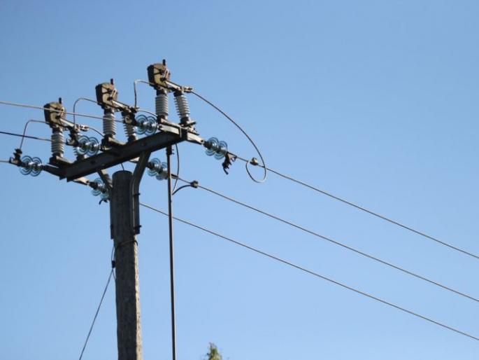 The appointment of retired officers in the energy department will be canceled | ऊर्जा विभागातील सेवानिवृत्त अधिकाऱ्यांची नियुक्ती रद्द होणार; ऊर्जामंत्र्यांचे आदेश The appointment of retired officers in the energy department will be canceled | ऊर्जा विभागातील सेवानिवृत्त अधिकाऱ्यांची नियुक्ती रद्द होणार; ऊर्जामंत्र्यांचे आदेश