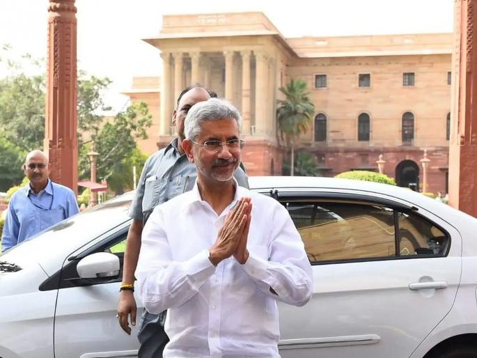 Operation Sindoor: External Affairs Minister S Jaishankar will now travel in a bulletproof car; Security increased due to Pakistan | परराष्ट्र मंत्री एस जयशंकर आता बुलेटप्रुफ कारमधून ये-जा करणार; पाकिस्तानमुळे वाढली सुरक्षा Operation Sindoor: External Affairs Minister S Jaishankar will now travel in a bulletproof car; Security increased due to Pakistan | परराष्ट्र मंत्री एस जयशंकर आता बुलेटप्रुफ कारमधून ये-जा करणार; पाकिस्तानमुळे वाढली सुरक्षा