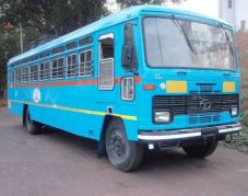 The bus started but the road did not reach Soswen | बस सुरु झाली मात्र रस्त्यामुळे हाल सोसवेनात The bus started but the road did not reach Soswen | बस सुरु झाली मात्र रस्त्यामुळे हाल सोसवेनात